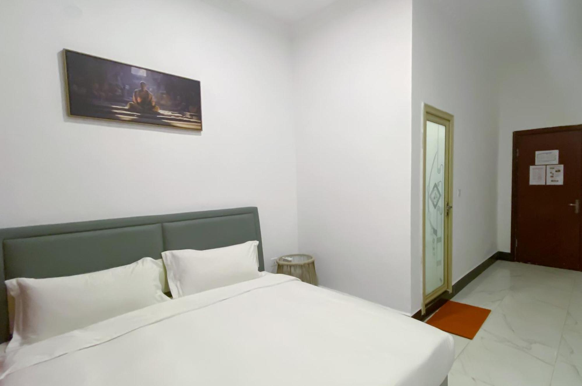 Easy Backpackers Paradise 시아누크빌 외부 사진