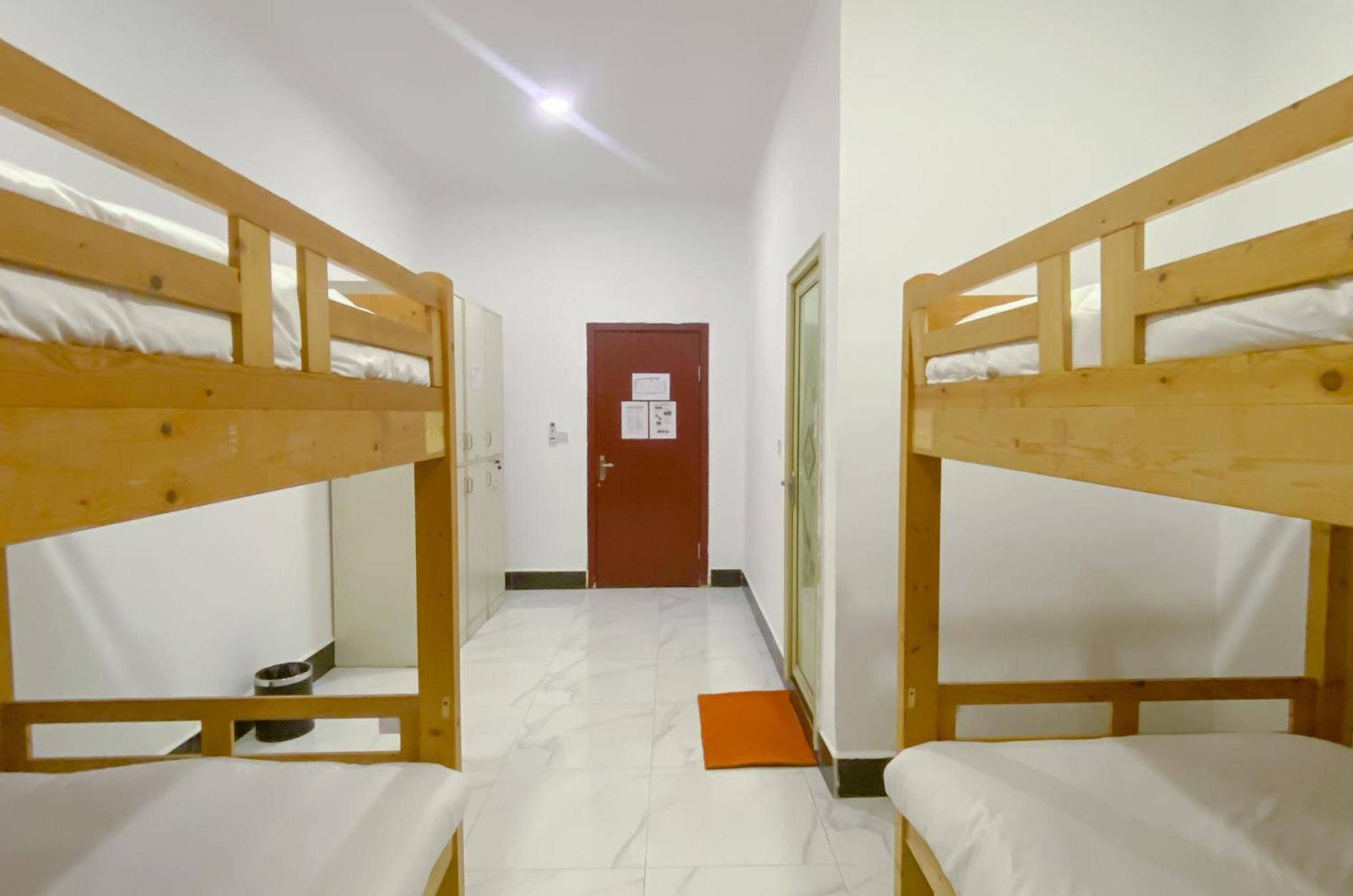 Easy Backpackers Paradise 시아누크빌 외부 사진